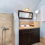 Ramni House: Private With Pool By The Sea *