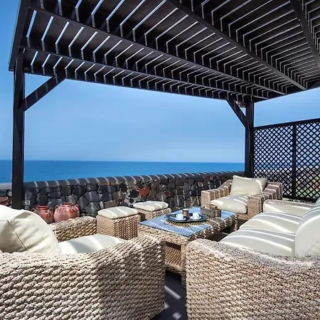 Ramni House: Private With Pool By The Sea * 伊亚