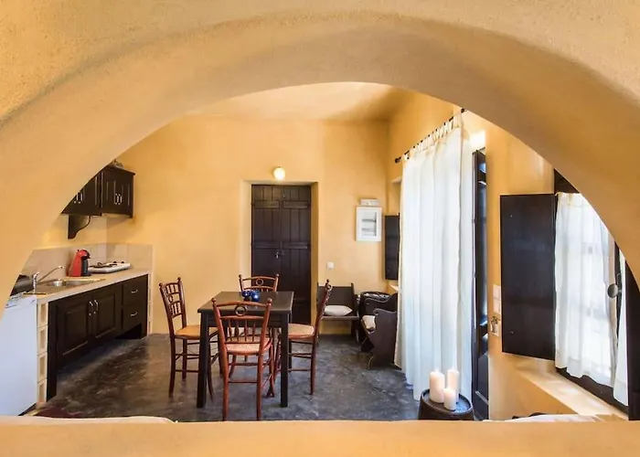 Ramni House: Private With Pool By The Sea