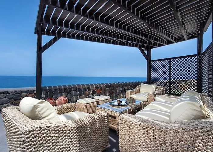 Ramni House: Private With Pool By The Sea * أويا