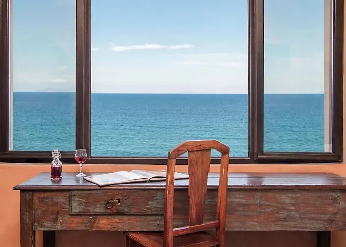 Ramni House: Private With Pool By The Sea فيلة