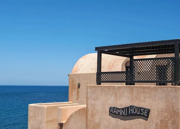 Ramni House: Private With Pool By The Sea فيلة
