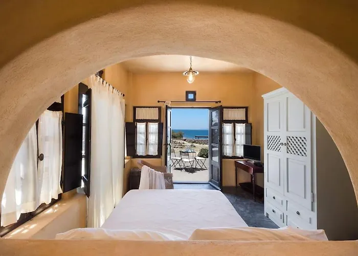 Ramni House: Private With Pool By The Sea